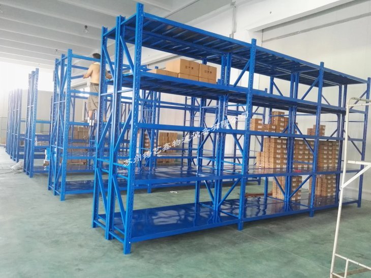 中（zhōng）型貨架